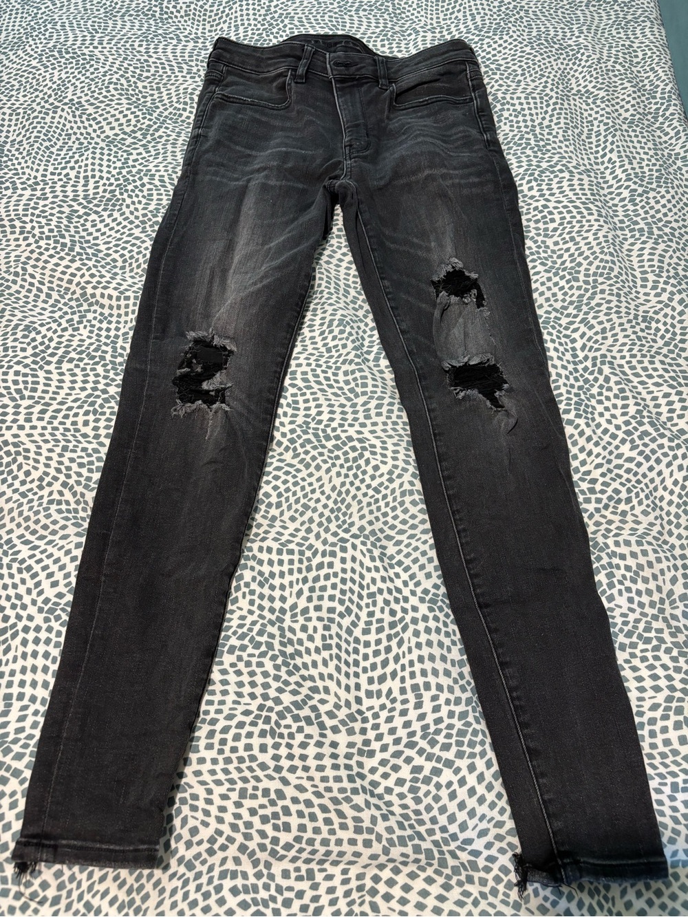 American Eagle Outfitters Black Distressed Skinny Jeans
